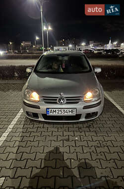 Volkswagen Golf 2004