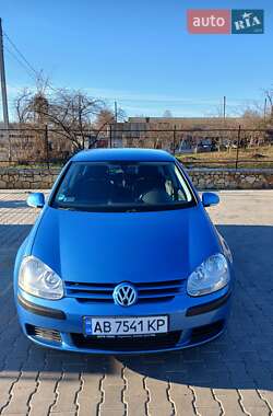 Volkswagen Golf  2004