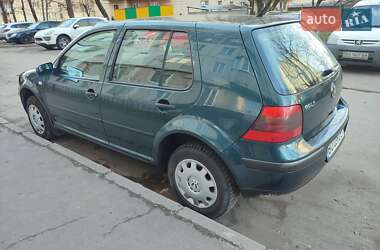 Volkswagen Golf  2002