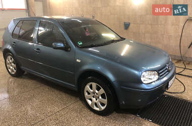 Volkswagen Golf 2003