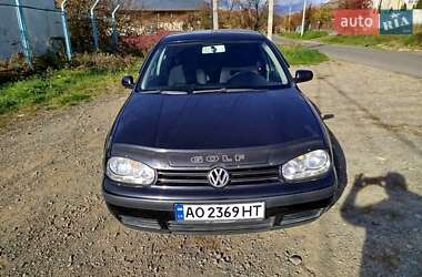 Volkswagen Golf  2003