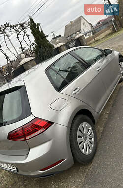 Volkswagen Golf  2018