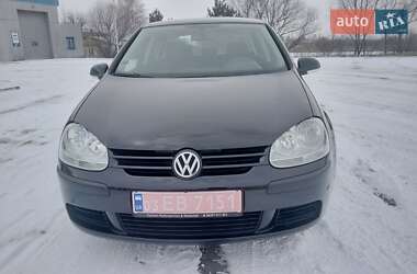 Volkswagen Golf  2004