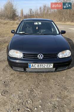 Volkswagen Golf  2001