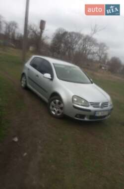 Volkswagen Golf  2004