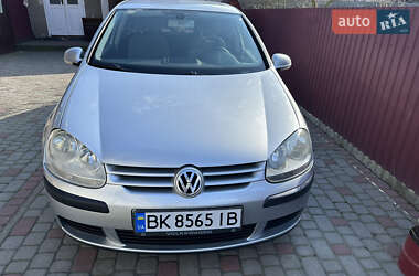 Volkswagen Golf 2004