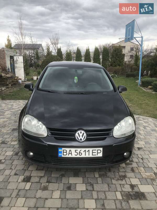 Хетчбек Volkswagen Golf