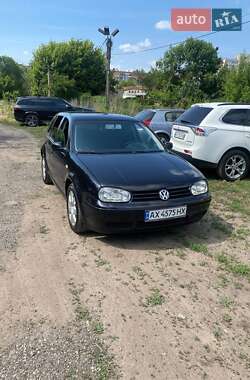 Volkswagen Golf  2003