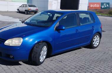 Volkswagen Golf  2004