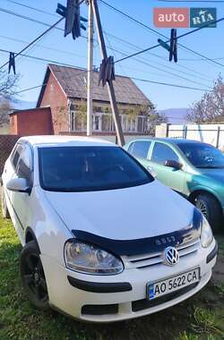 Volkswagen Golf  2004
