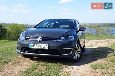 Volkswagen Golf  2020