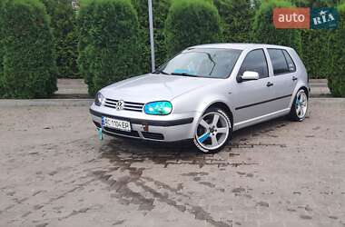Volkswagen Golf  2002