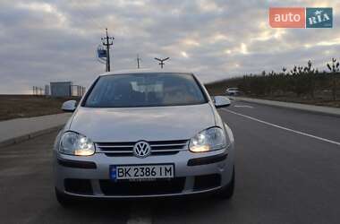 Volkswagen Golf 2004
