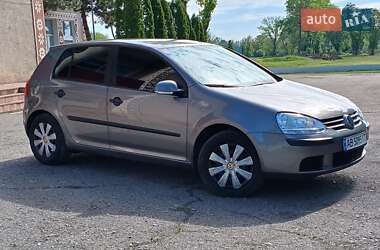 Volkswagen Golf  2004