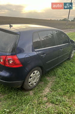 Volkswagen Golf  2004