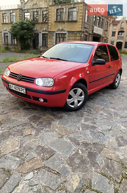 Volkswagen Golf  2001