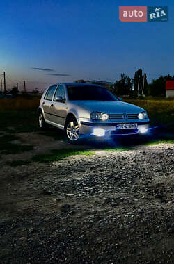 Volkswagen Golf  2000