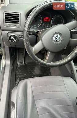 Volkswagen Golf  2004