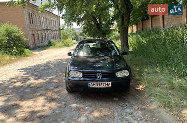 Volkswagen Golf  2002