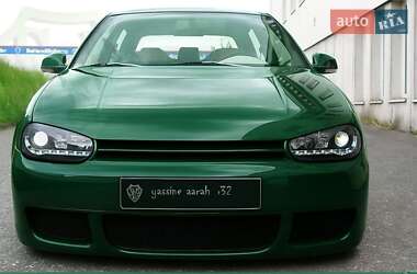 Volkswagen Golf  2002