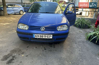 Volkswagen Golf  2001