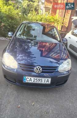 Volkswagen Golf  2004