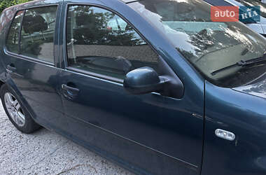 Volkswagen Golf 2003