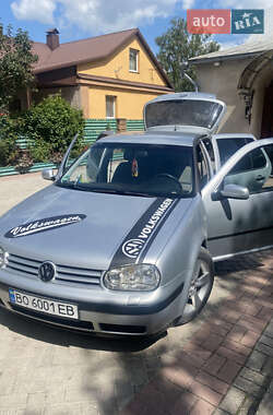 Volkswagen Golf  2002