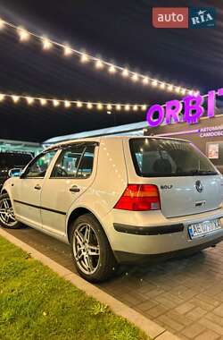 Volkswagen Golf  2000