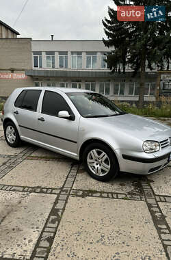 Volkswagen Golf 2002