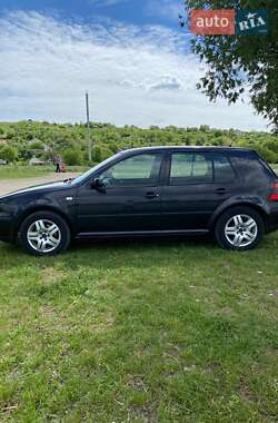 Volkswagen Golf  2002