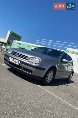 Volkswagen Golf 2002