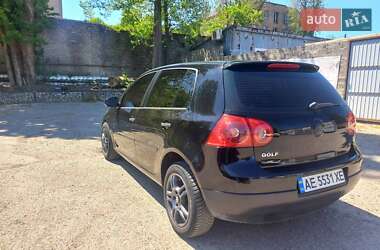 Volkswagen Golf  2004