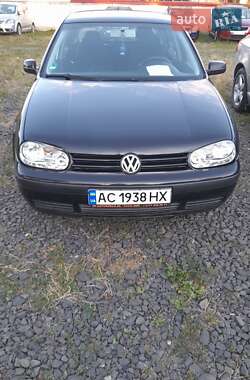 Volkswagen Golf  2003