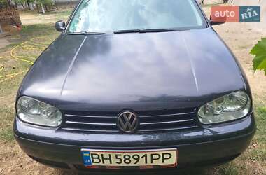 Volkswagen Golf  2003