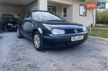 Volkswagen Golf  2002