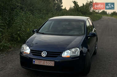 Volkswagen Golf  2004