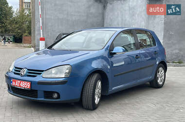 Volkswagen Golf  2004