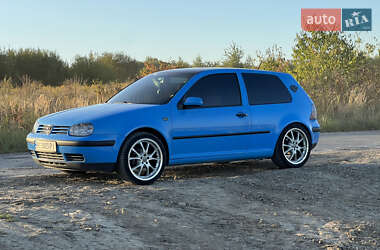 Volkswagen Golf  2003