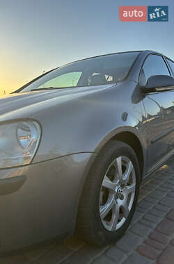 Volkswagen Golf 2004