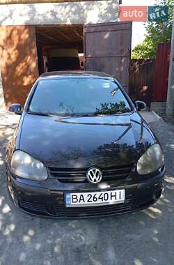 Volkswagen Golf  2004