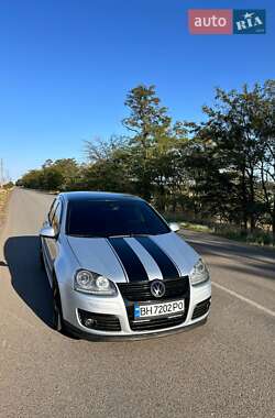 Volkswagen Golf  2004