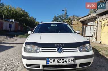 Volkswagen Golf 2004