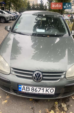 Volkswagen Golf  2004