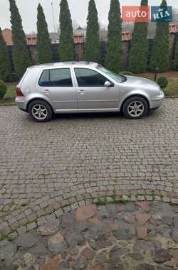Volkswagen Golf  2001