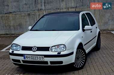 Volkswagen Golf  2001