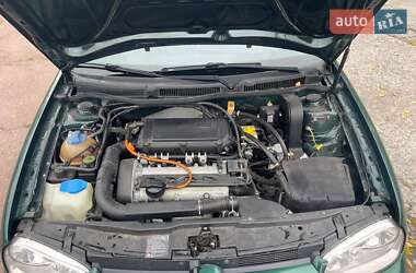 Volkswagen Golf  2000