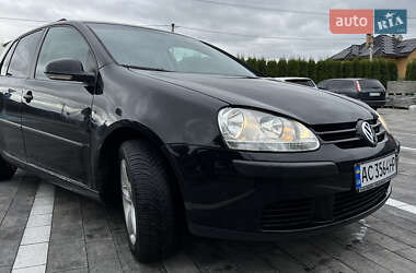 Volkswagen Golf  2004