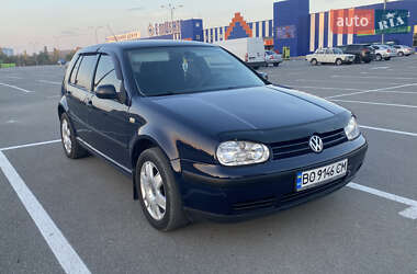 Volkswagen Golf  2003