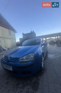 Volkswagen Golf  2003